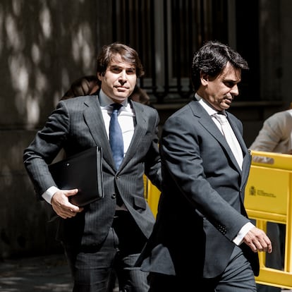 El novio de la presidenta de la Comunidad de Madrid, Alberto González Amador, comparece ante el Tribunal Supremo (TS), a 23 de mayo de 2025, en Madrid (España). Alberto González Amador comparece por la querella que presentó contra el fiscal general del Estado, Álvaro García Ortiz, por las presuntas filtraciones en su contra, en la que se espera que sea una de las últimas diligencias de esta causa.
23 MAYO 2025
Carlos Luján / Europa Press
23/05/2025