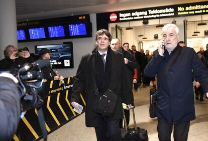 Puigdemont a l'aeroport de Copenhaguen.