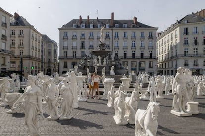 Instalación 'Reconstituer', en la Place Royale de Nantes (Francia).