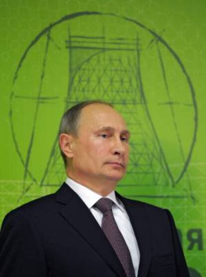 El presidente de Rusia, Vladimir Putin, ayer en la ceremonia inaugural de la nueva planta de energía térmica de gas Nyagan GRES, en Nyagan, distrito autónomo de Khanty-Mansiisk (Rusia).