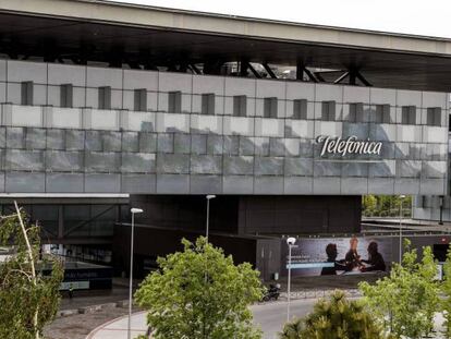 Telefónica extiende los ajustes y lanza un plan de bajas voluntarias en Perú