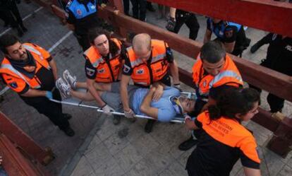 Uno de los heridos durante el encierro.