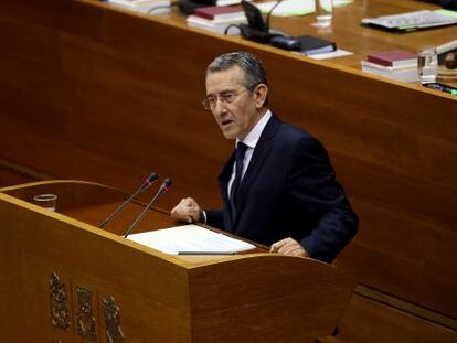 El portavoz socialista, Antonio Torres, en el debate sobre pol&iacute;tica general en las Cortes Valencianas. 