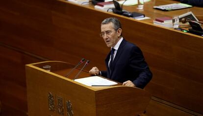 El portavoz socialista, Antonio Torres, en el debate sobre pol&iacute;tica general en las Cortes Valencianas. 