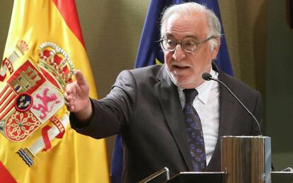 Pere Navarro toma posesión como director de la DGT.