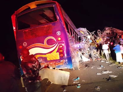 Accidente autobuses en Uganda