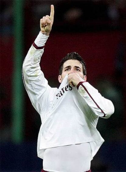 Cesc celebra su gol al Milan.