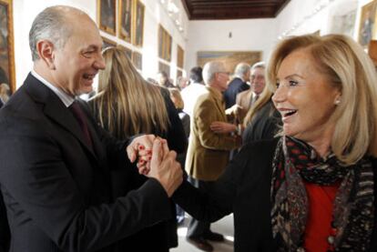 Enrique Crespo, alcalde de Manises, celebra el segundo premio de la lotería el pasado día 22.