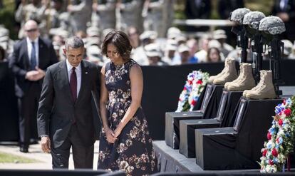 El presidente de EE UU y la primera dama durante el funeral por las víctimas del tiroteo en Fort Hood.