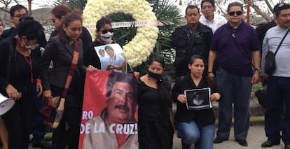 Periodistas protestan durante el funeral de Gregorio Jiménez, el miércoles