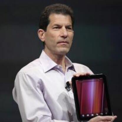 Jon Rubinstein, vicepresidente senior de Palm, en la presentación del Anti-iPad