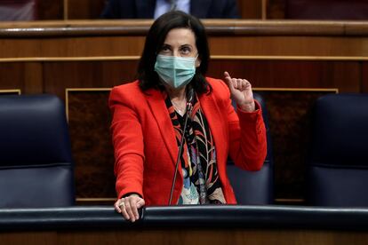 La ministra de Defensa, Margarita Robles, este miércoles durante el pleno del Congreso.