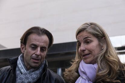 Arantxa Sanchez Vicario y su marido Josep Santacana en Barcelona en febrero de 2016. 