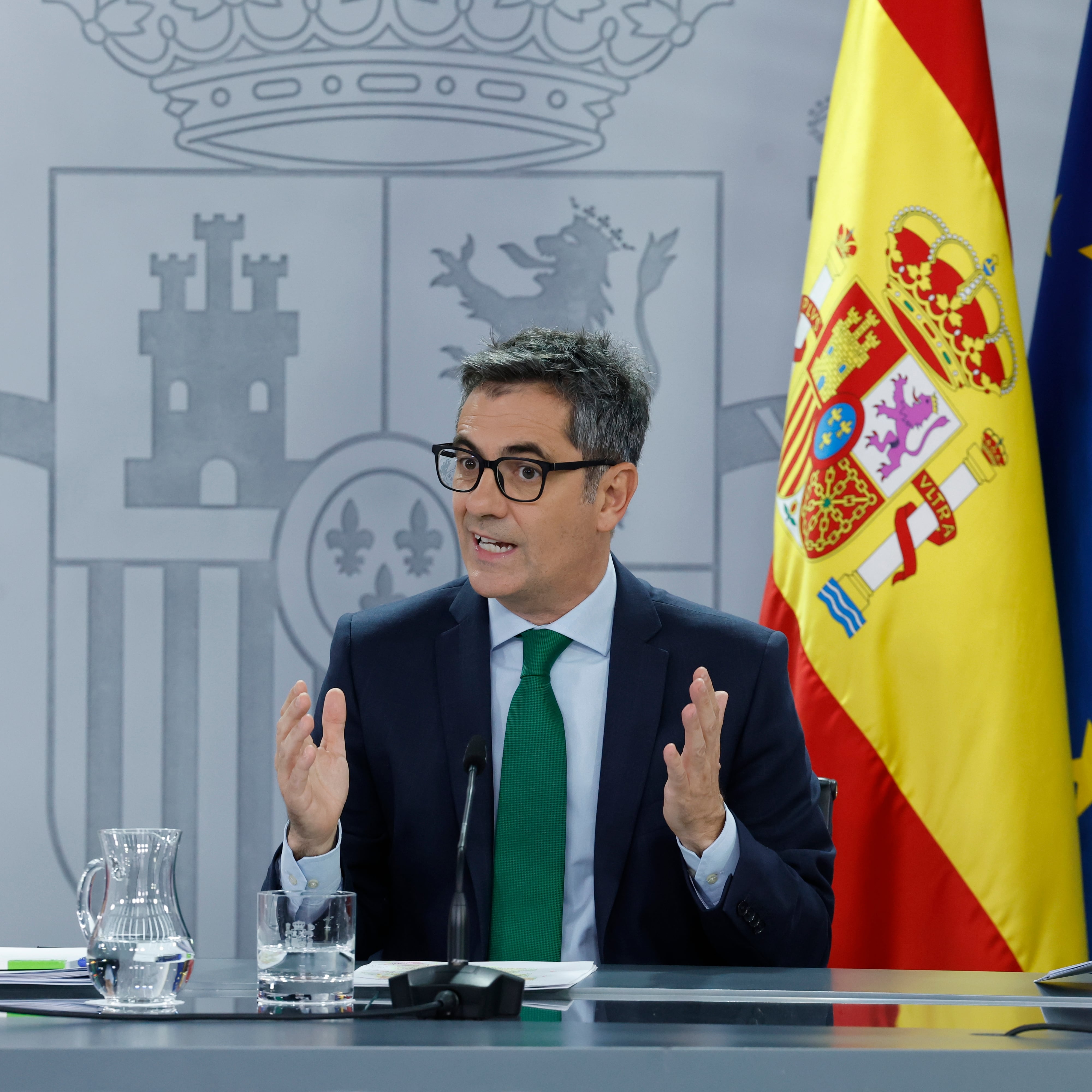 El plan de regeneración del Gobierno impone mayor control sobre los cargos públicos y una comisión en el Congreso sobre bulos 