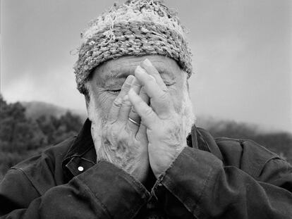 El fotógrafo fotografiado. Weber posa en exclusica para ICON en Tui (Pontevedra).