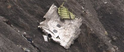 Restos del avi&oacute;n de Germanwings en una imagen a&eacute;rea del 24 de marzo. 