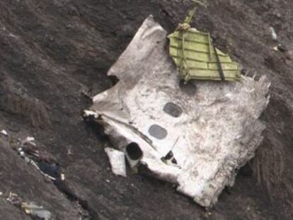 Restos del avi&oacute;n de Germanwings en una imagen a&eacute;rea del 24 de marzo. 