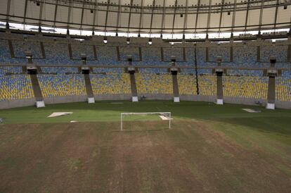 Uma disputa entre o comitê Rio 2016 e a concessionária responsável pelo estádio do Maracanã resultou no abandono do recinto. A grama secou, houve furtos e até corte de luz. A reforma do estádio para a Copa e os Jogos custou mais de um bilhão de reais.