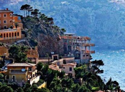 La segunda residencia es la que más está notando la caída de ventas. En la foto, la cala de Moragues,  Andratx (Baleares).