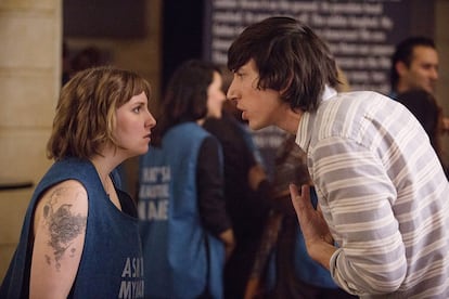 Lena Dunham y Adam Driver en ‘Girls’, que abrió camino para series de contenido más terrenal.