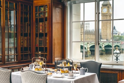 El té de la tarde en The Library, en el London Marriott Hotel County Hall.