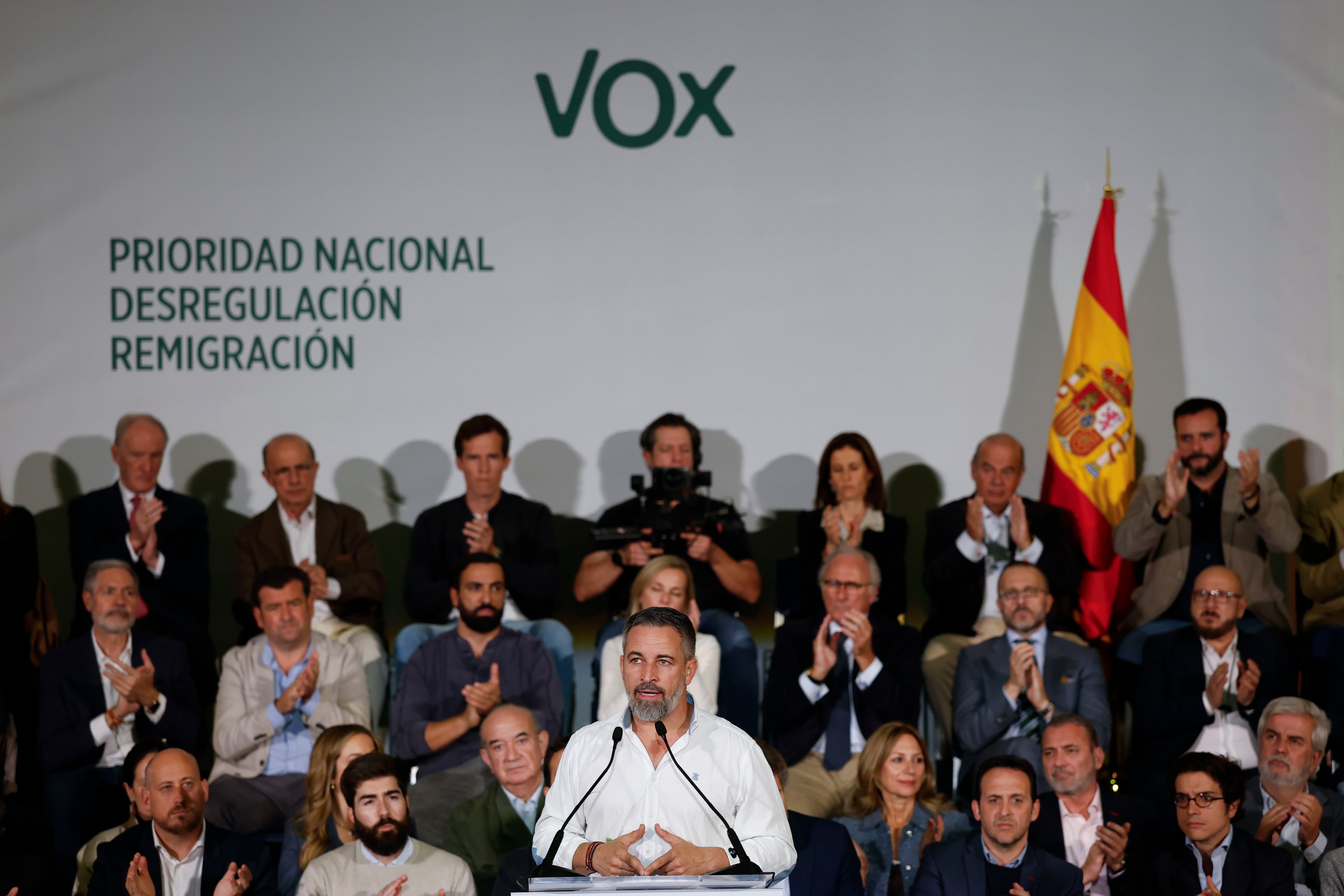 Vox impone al PP candidatos “independientes” al Senado muy vinculados a los ultras: de la exjefa de prensa de Ortega-Smith a un ‘exconseller’ de Mazón