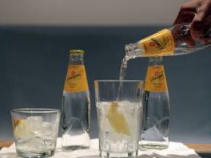 T&oacute;nica Schweppes.