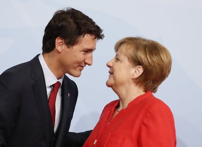 Angela Merkel da la bienvenida al primer ministro canadiense, Justin Trudeau.