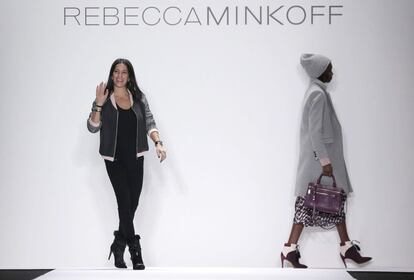 Rebecca Minkoff ha centrado su colecci&oacute;n de oto&ntilde;o en prendas femeninas de corte masculino. Listas para su uso diario en casi cualquier ocasi&oacute;n. 