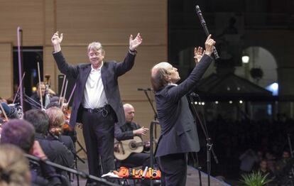 Carlos Núñez durante el concierto