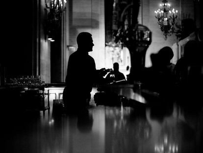 Interior de un bar.