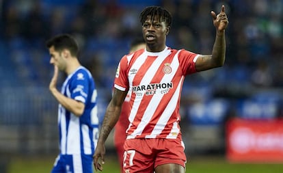 Kevin Soni, del Girona, durante el partido contra el Alavés.