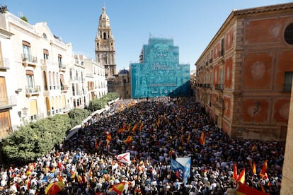 Ambiente de la concentración en Murcia contra la ley de amnistía. 
