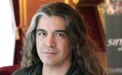 El compositor y guitarrista Pablo Salinas, durante la presentación del concierto de Sinfonity en el Arriaga.