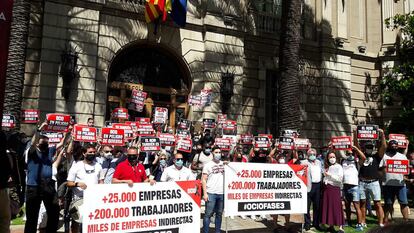 Manifestación de la patronal España de Noche, el viernes, en la Delegación del Gobierno en Barcelona.