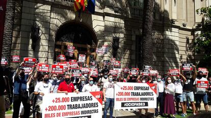 Manifestación de la patronal España de Noche, el viernes, en la Delegación del Gobierno en Barcelona.