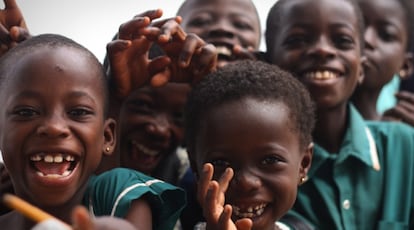 Ni&ntilde;os beneficiados por el programa, en Ghana.