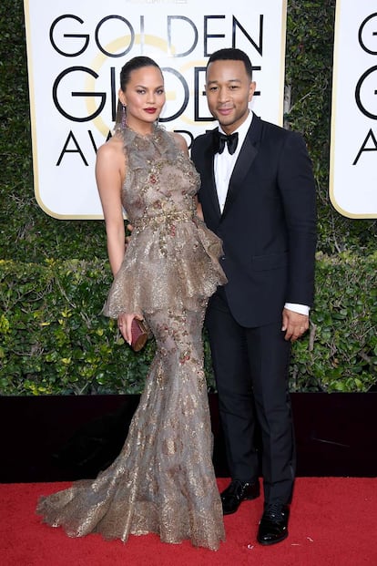 Chrissy Teigen, vestida por Marchesa, y John Legend.