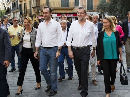 José Ramón Bauzá i Mariano Rajoy, passejant per Palma.