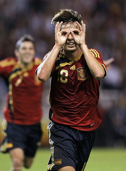 Silva celebra uno de sus dos tantos ante Bélgica.