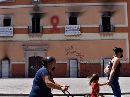 The Municipal Palace in Fresnillo was burned during a protest over the killing of a young girl.