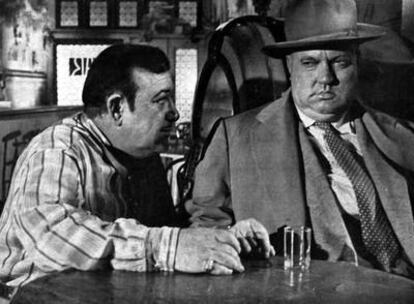 Orson Welles, a la derecha, en <i>Sed de mal.</i>