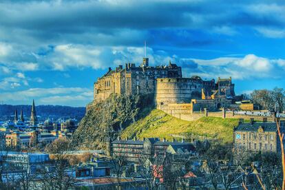 The Great North Road

El Castillo de Edimburgo protagoniza el skyline de la ciudad y es una de las visitas obligadas en la capital escocesa. Si te quedas con ganas de más, la North Coast 500 es la respuesta.

 