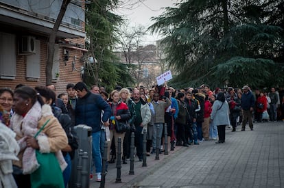 La cola para entrar al evento de Edir Macedo en el Palacio de Vistalegre.