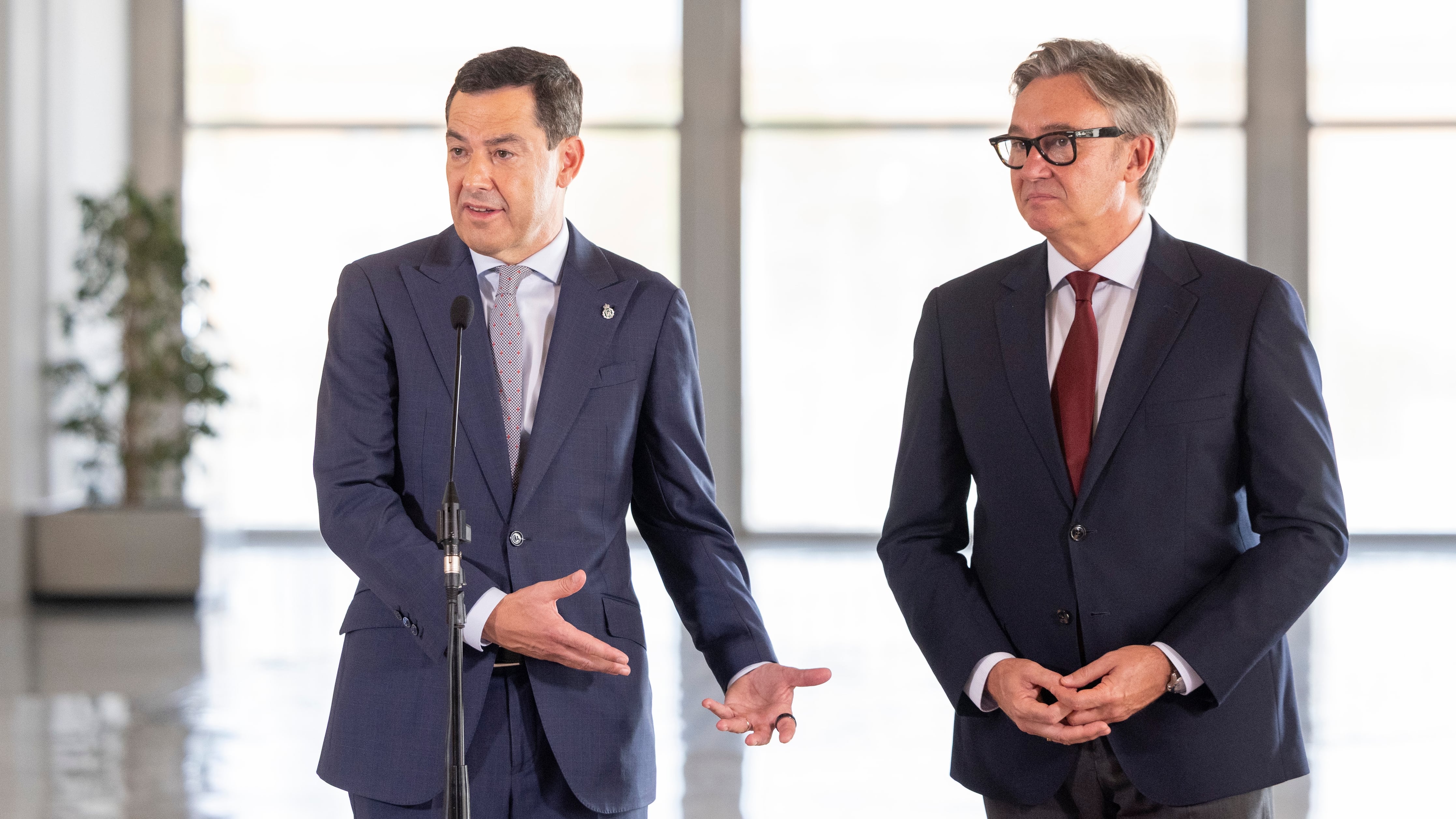 Moreno Bonilla deja en manos de Vox el servicio de valoración a víctimas de violencia machista en Andalucía