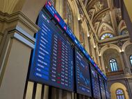 Paneles de la Bolsa de Madrid.