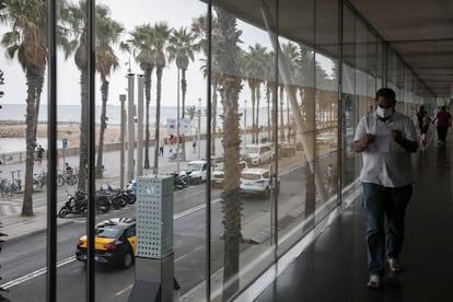 Hospital del Mar, en Barcelona, junto a la playa del Somorrostro.