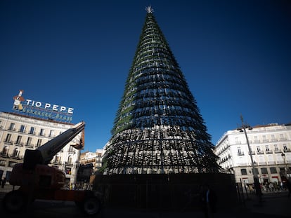 El árbol de Navidad ubicado en la Puerta del Sol, donde será el evento de encendido de luces de este año.