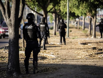 Policías estatales durante un operativo en Culiacán, en una imagen de archivo.