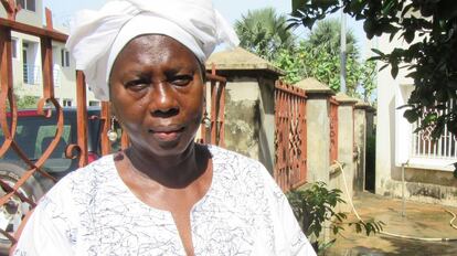 Isatou Touray, en la sede de Gamcotrap en la capital gambiana.